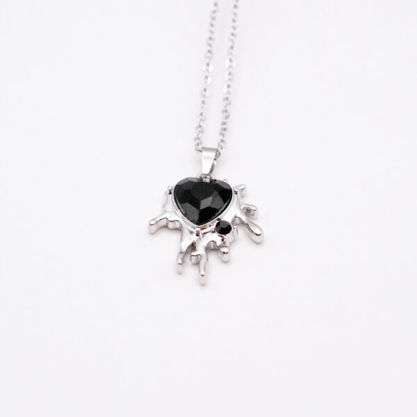 گردنبند طرح قلب