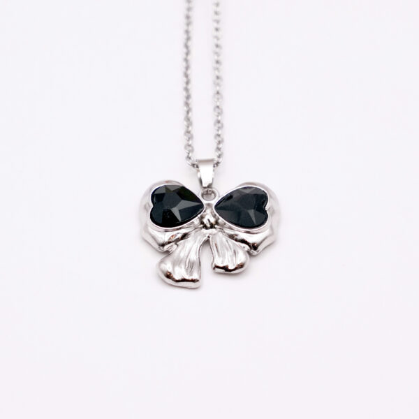 گردنبند طرح پاپیون