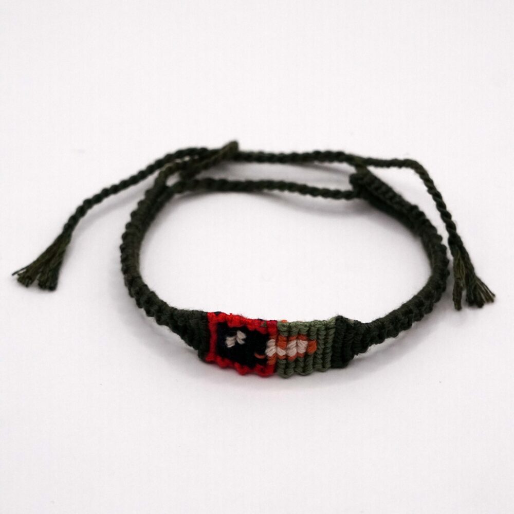 دستبند بافتنی