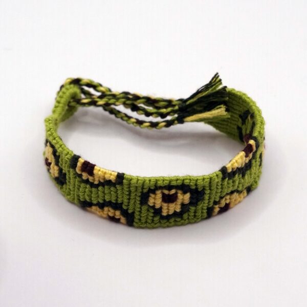 دستبند بافتنی