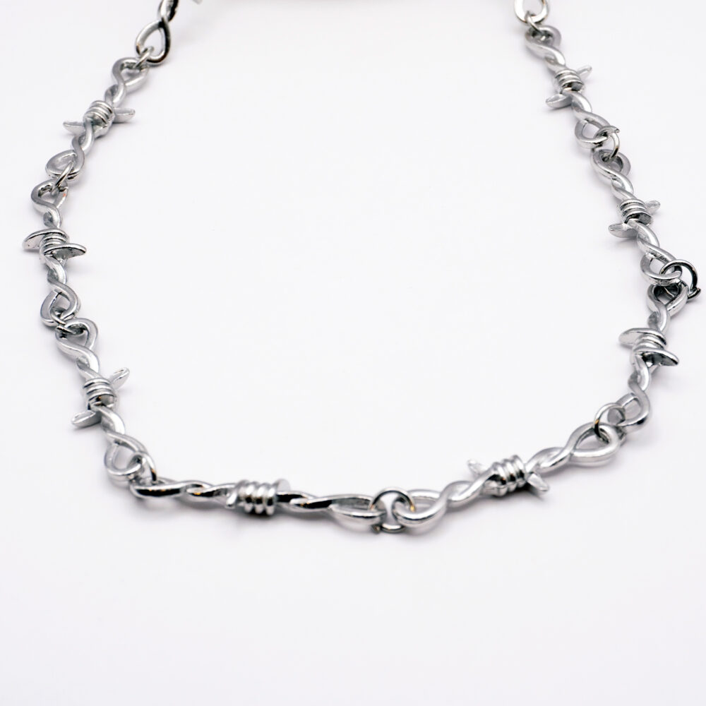 گردنبند طرح سیم خاردار