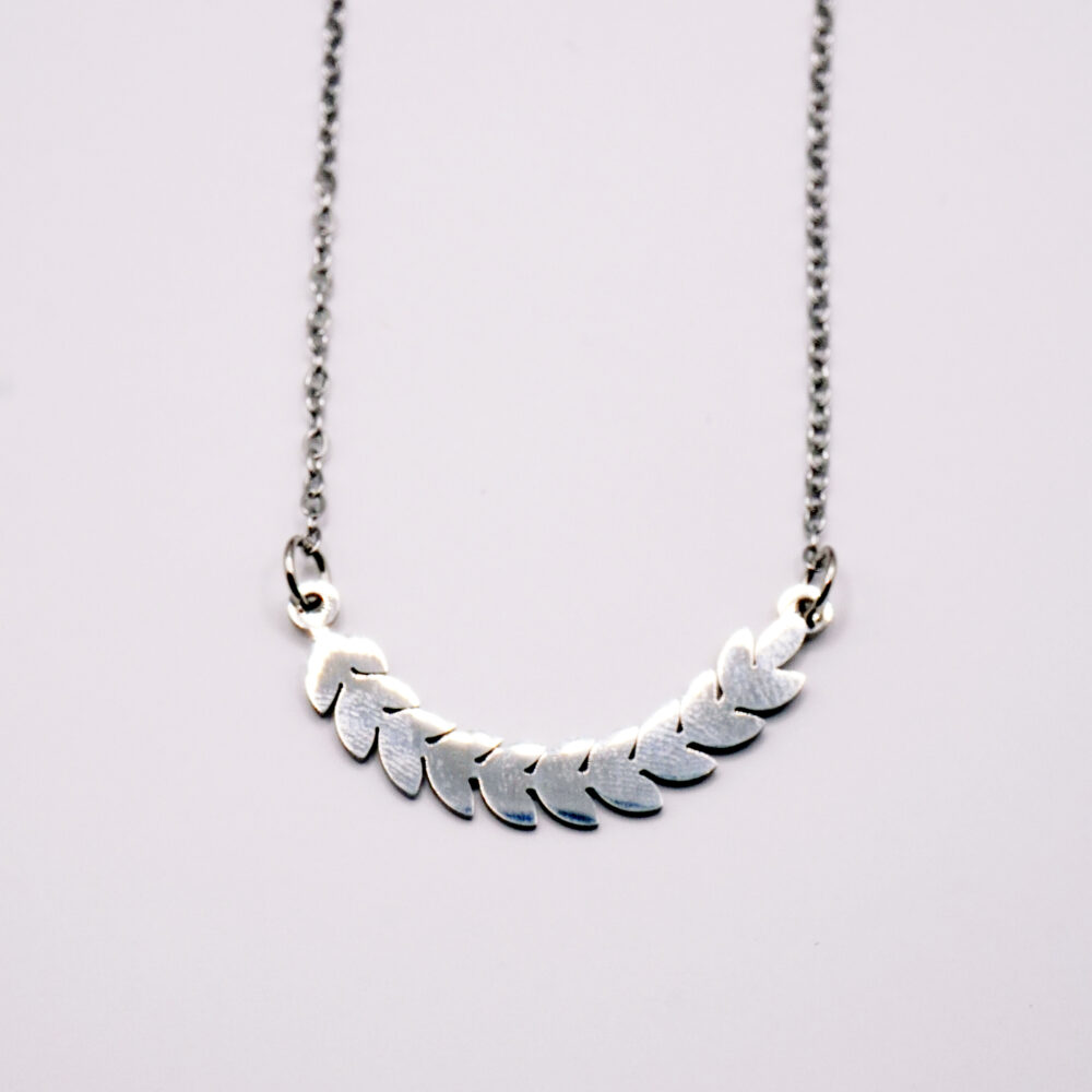 گردنبند طرح Laurel