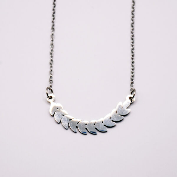 گردنبند طرح Laurel