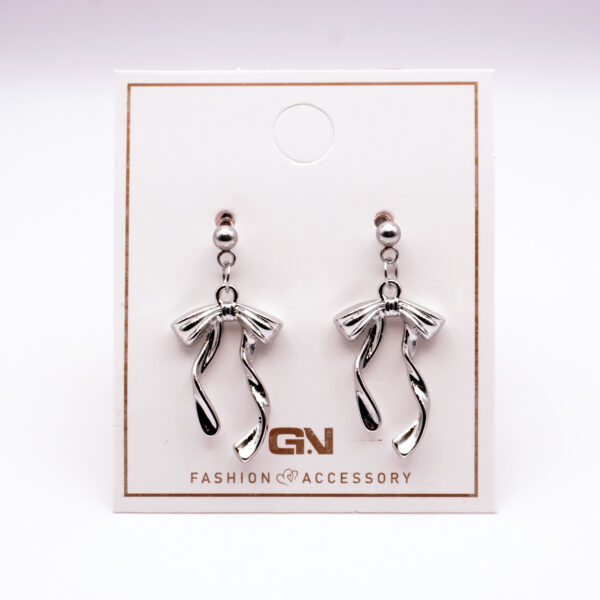 گوشواره طرح پاپیون