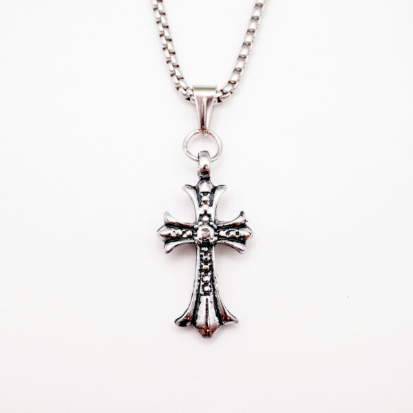 گردنبند طرح Chorome Hearts